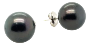 Late 20th Century Pair of 17.5mm Tahitian Pearl Stud Earrings