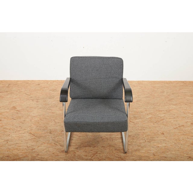 Model 1435 Cantilever Chair in Chrome-Plated Tubular Steel, 1930, in Good conditions. Designed 1920 to 1949 This piece has...