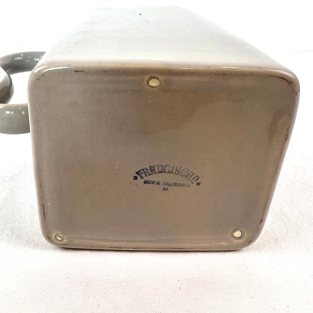 1940-1950s Franciscan Ware Tiempo Metropolitan Grey Ceramic Pitcher and Creamer Set- 2 Pieces For Sale In Nashville - Image 6 of 13
