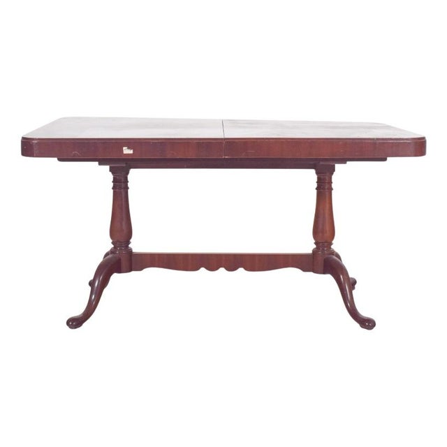 English Extendable Dining Table in Walnut, 1900 For Sale - Image 9 of 9