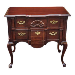 Thomasville Queen Anne Style Cherry Blockfront Lowboy Commode
