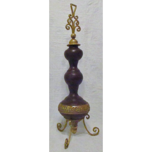 1990s Vintage Tall Brown Turned Wood & Gold Metal Tripod Decorative Table Art For Sale - Image 5 of 10