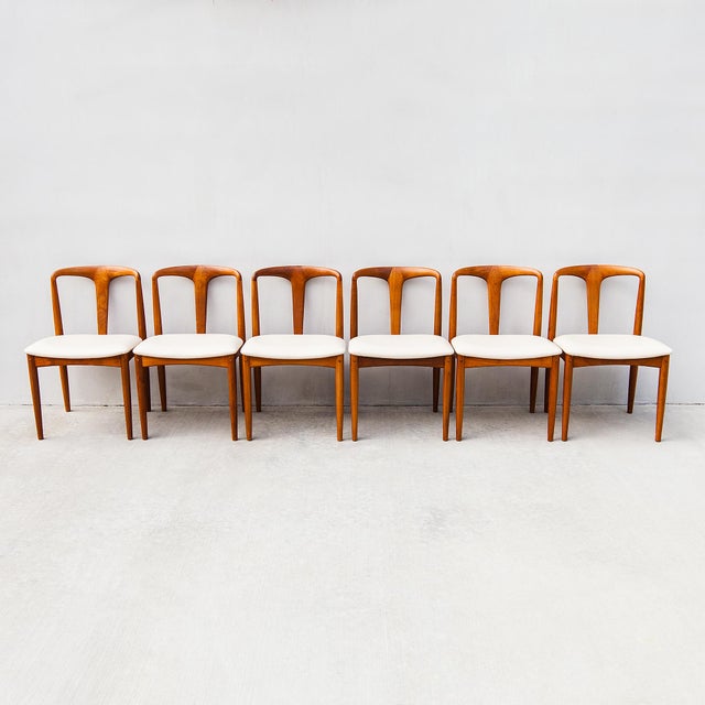 Vintage Danish Modern "Juliane" Teak & Leather Dining Chair by Johannes Andersen For Sale - Image 12 of 13