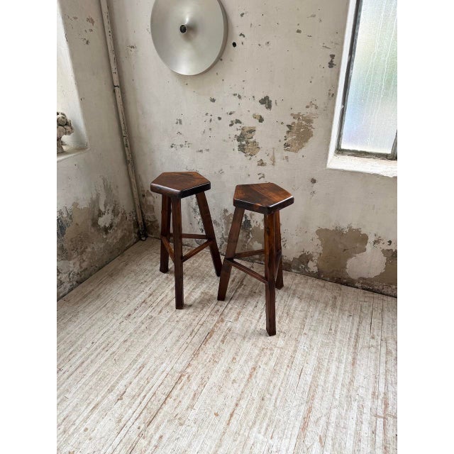 Tall Elm Stools from Aranjou, 1960s, Set of 2 For Sale - Image 6 of 18