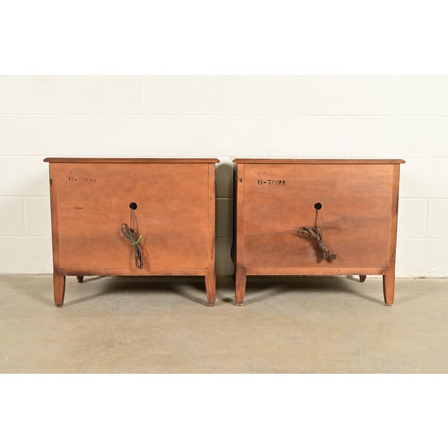 Henredon French Provincial Louis XV Carved Oak Nightstands, Pair For Sale - Image 13 of 14