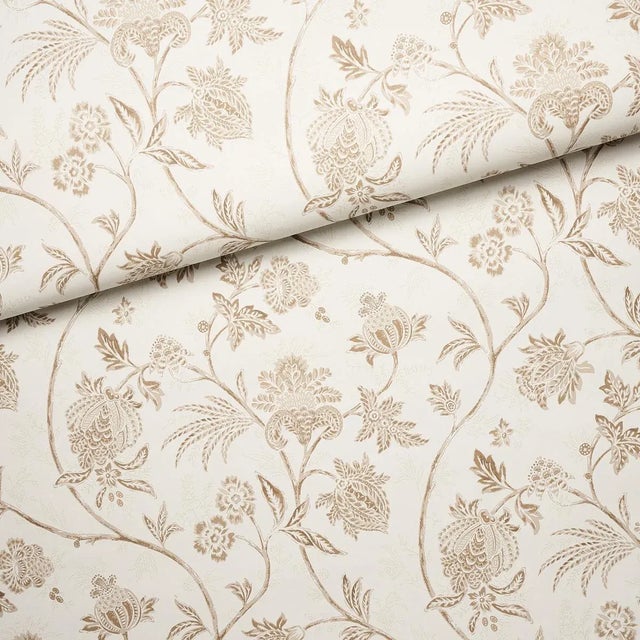 Schumacher Sample - Schumacher x Mark D. Sikes Chinoiserie Vine Wallpaper in Neutral For Sale - Image 4 of 6