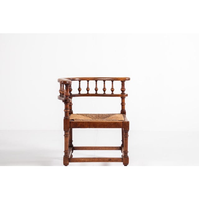 Antique Walnut Corner Chair with Spindle Back and Straw Seat, 1890s For Sale - Image 9 of 12