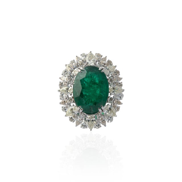 9.67 Carats Natural Zambian Emerald with Diamonds 3.37 Carats and 14k Gold For Sale In New York - Image 6 of 6