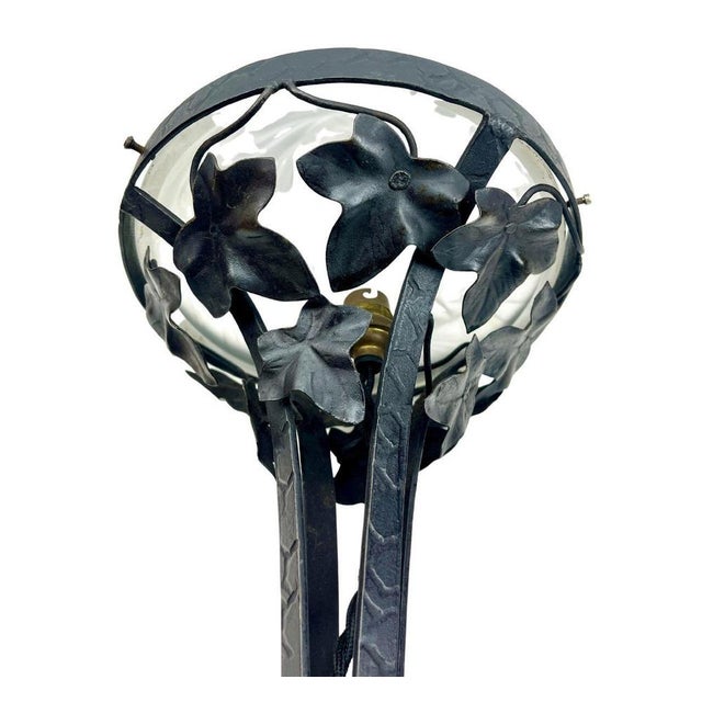 Black Art Nouveau Table Lamp in Wrought Iron with Glass Shade in the style of Val Saint Lambert, 1930s For Sale - Image 8 of 15