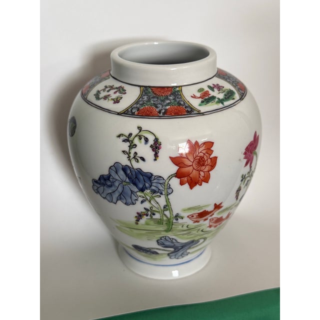 Vintage Hand Painted Floral Japanese Kakiemon-Style Porcelain Vase For Sale - Image 4 of 9