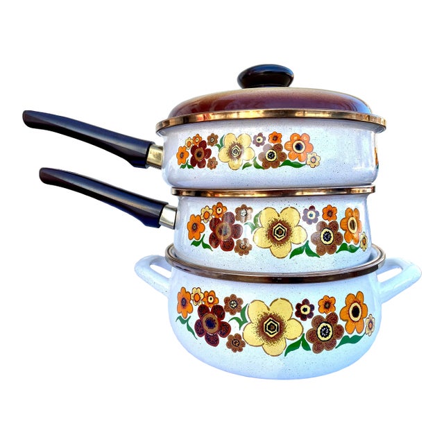 Like New 1970’s Enameled Cookware- Set of 3 For Sale