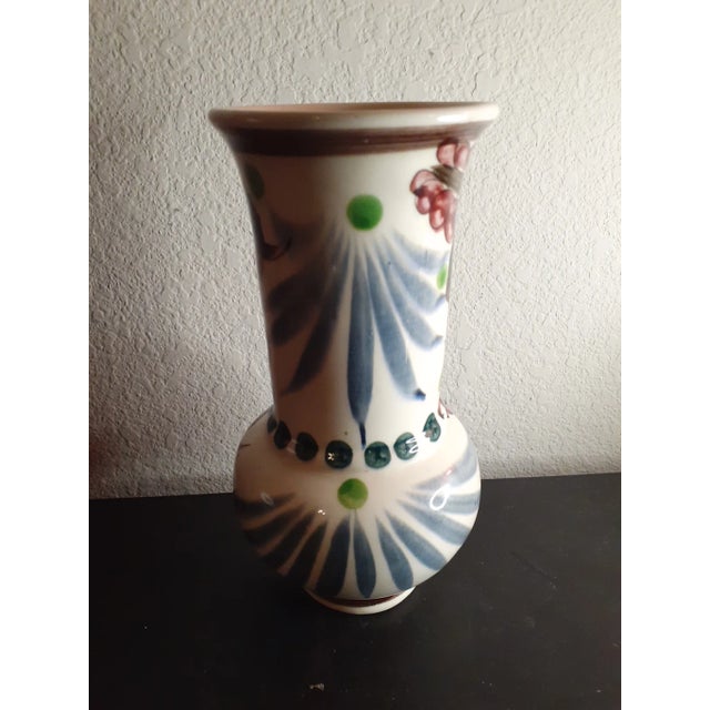 1990s 1990s Tonala Mexican Folk Art Fluted Vase For Sale - Image 5 of 7