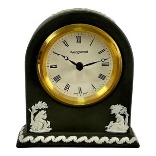 1989 Vintage English Neoclassical Chippendale Wedgwood Black Jasperware Desk Clock, Lord Wedgwood Signed For Sale