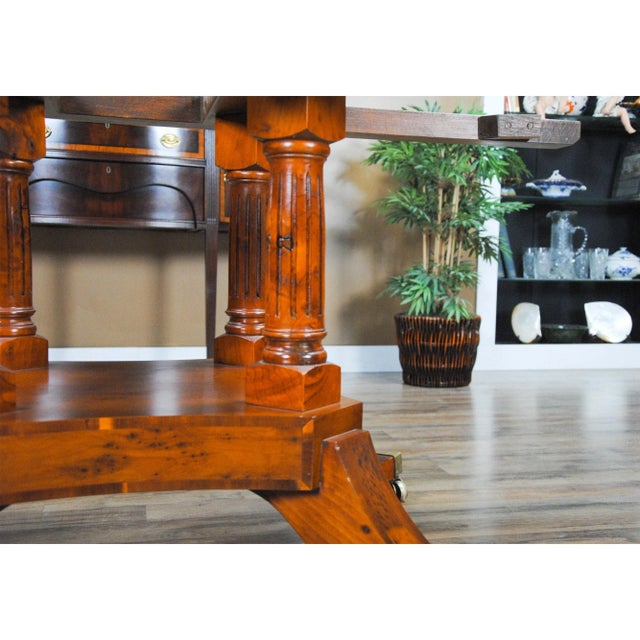 1970s Vintage English Round to Oval Dining For Sale - Image 4 of 13