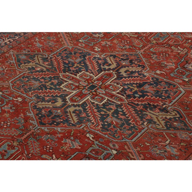1920s Hand-Knotted Antique Persian Heriz Rug, Rust-Red, White, Blue Medallion Pattern For Sale - Image 5 of 9