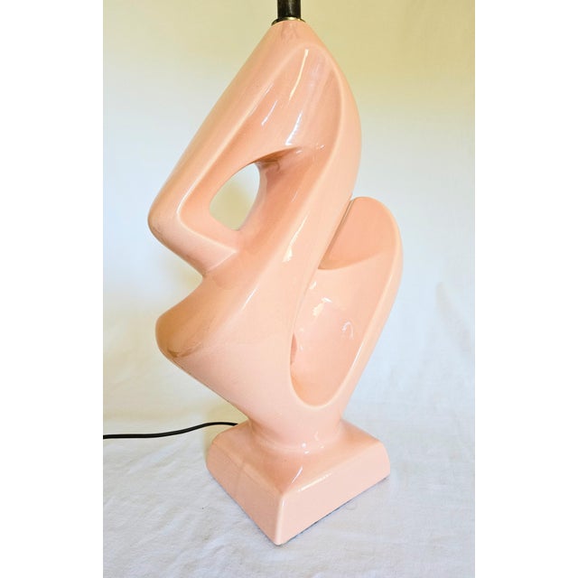 Mid-Century Modern 1950s Mid-Century Modern Atomic Ceramic Freeform Pink Table Lamp Abstract Sculpture For Sale - Image 3 of 8
