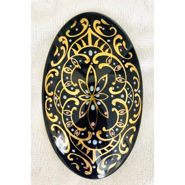 Late 19th Century Vintage Royal Limoges France 22-Karat Gold Trinket Box in Cobalt Blue For Sale - Image 5 of 5