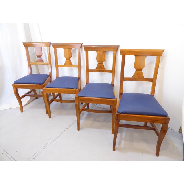 This set of four Italian pegged construction sturdy side-chairs, have drop in seats which need re-covering, though the...