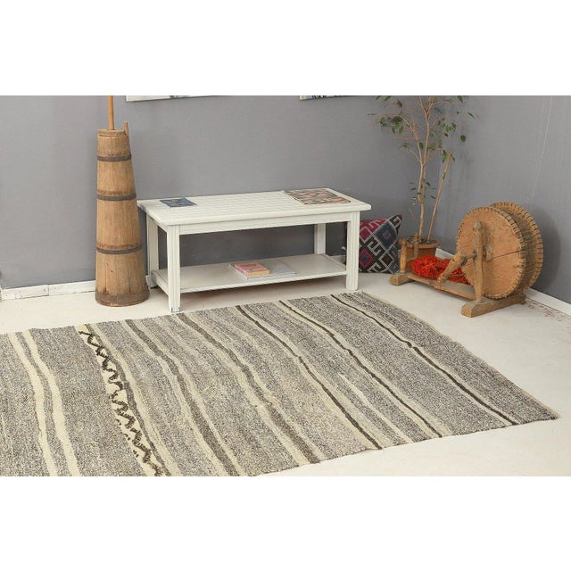 Mid 20th Century Mid 20th Century White & Gray Vintage Kilim Rug For Sale In Los Angeles - Image 6 of 7