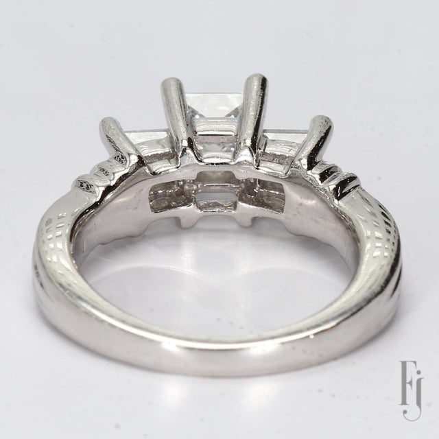 Contemporary Platinum Three-Stone Ring With Princess Cut Diamonds - Size 6 For Sale - Image 3 of 5