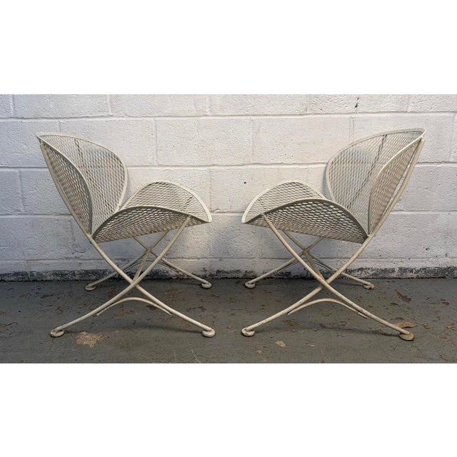 Italian Mid 20th Century Pair of Italian White Metal Clamshell Outdoor Chairs by Tempestini, Attributed For Sale - Image 3 of 14