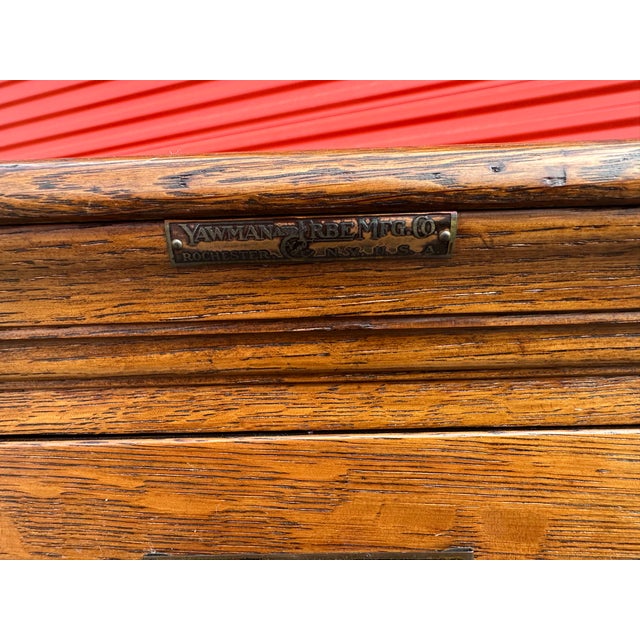 Antique Tiger Oak 4 Drawer Filing Cabinet by Yawman & Frbe MFG Co. For Sale - Image 4 of 17
