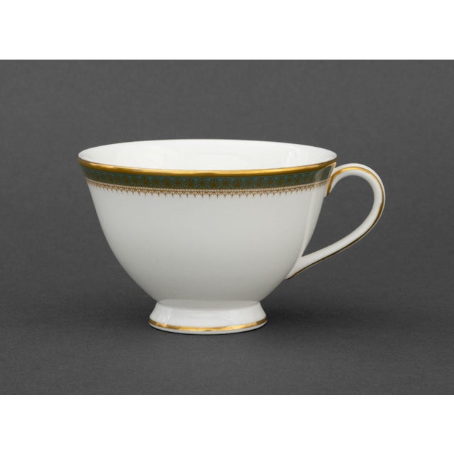 Royal Doulton "Clarendon" Pattern Partial Porcelain Dinnerware Service, 84 For Sale - Image 11 of 18