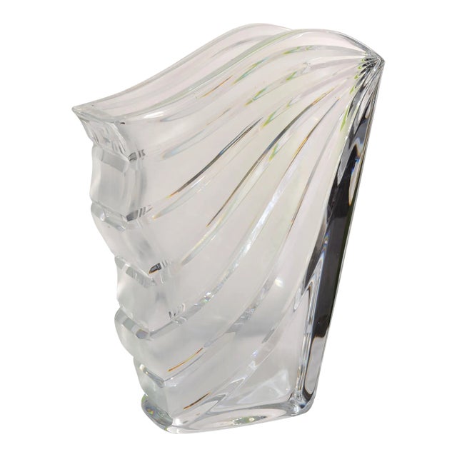 1970s Art Deco Style Fluted Fan Shaped Heavy Crystal Vase French Art Vannes Style For Sale