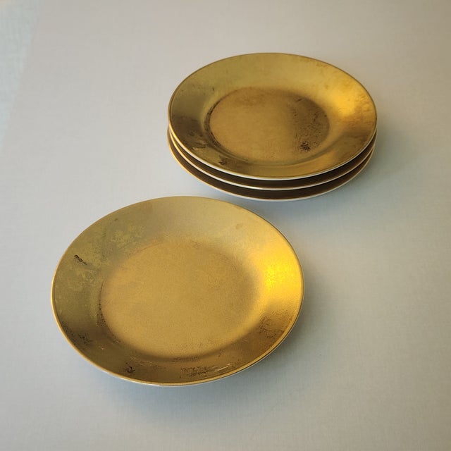 1990s 1990s Set of 4 Canape Plates Carat All Gold by Philippe Deshoulieres Limoges France Porcelain Dinnerware For Sale - Image 5 of 12