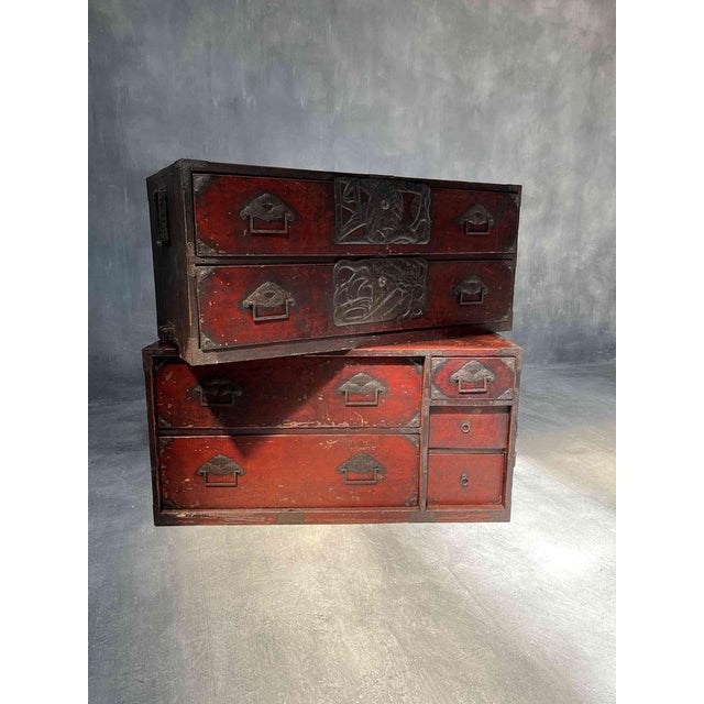 Antique Japanese Isho-Dansu Kimono Storage Box in Urushi Lacquer Finish For Sale - Image 13 of 18