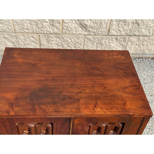 Vintage Mid-Century Modern Brutalist Carved Wood Nightstands – Pair For Sale - Image 9 of 12