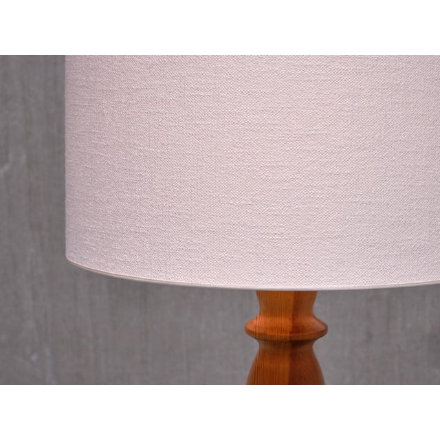 Modern Swedish Floor Lamp in Carved Pine Wood, 1960s For Sale - Image 9 of 14