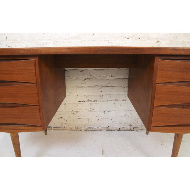 Vintage Mid-Century Teak Desk in the Style of Arne Vodder For Sale In New York - Image 6 of 14
