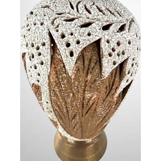 Mid-Century Modern 1950's Mid Century Modern Lamps With Leaf Decor - a Pair For Sale - Image 3 of 5