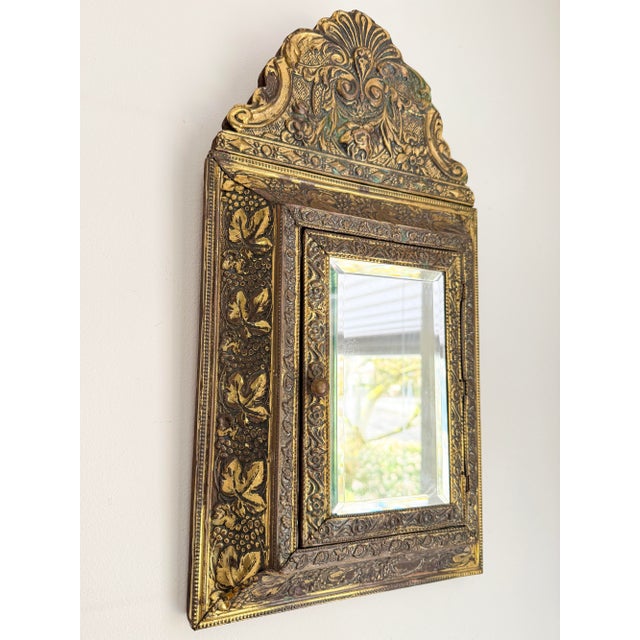 1920s Antique Victorian Wall Cabinet with Beveled Mirror and Brush, Late 19th Century For Sale - Image 5 of 17