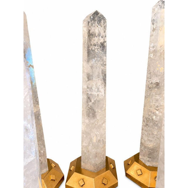 Modern Set of Five Rock Crystal Obelisk Towers on Giltwood Bases. u.s.a. 20th Century. For Sale - Image 3 of 9