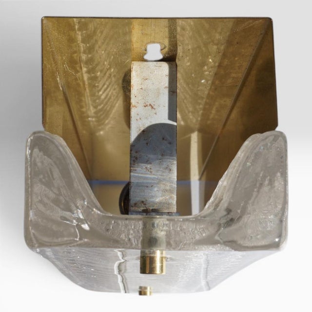 Mid-Century Modern Textured Ice Glass and Brass Wall Sconces, 1970s, Set of 2 For Sale - Image 3 of 7