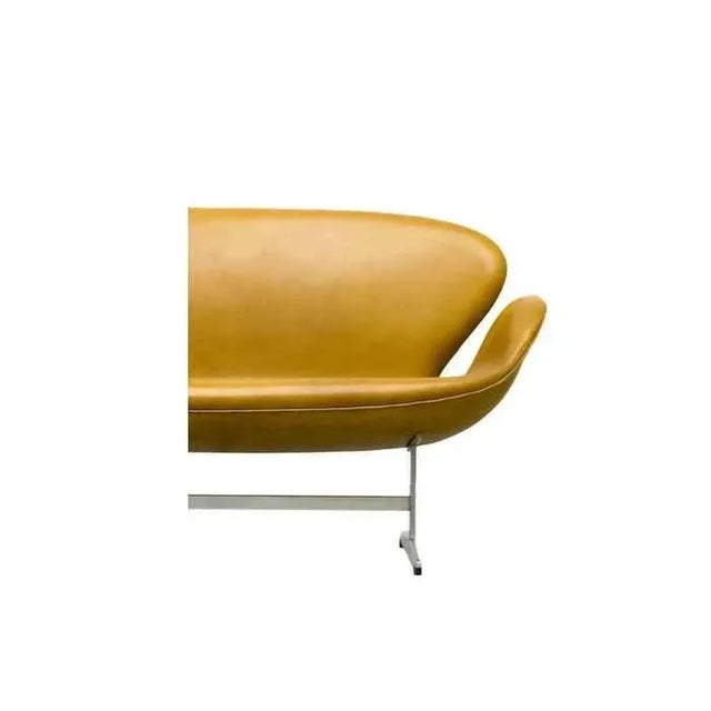 Fritz Hansen Leather Swan Sofas by Arne Jacobsen for Fritz Hansen For Sale - Image 4 of 9