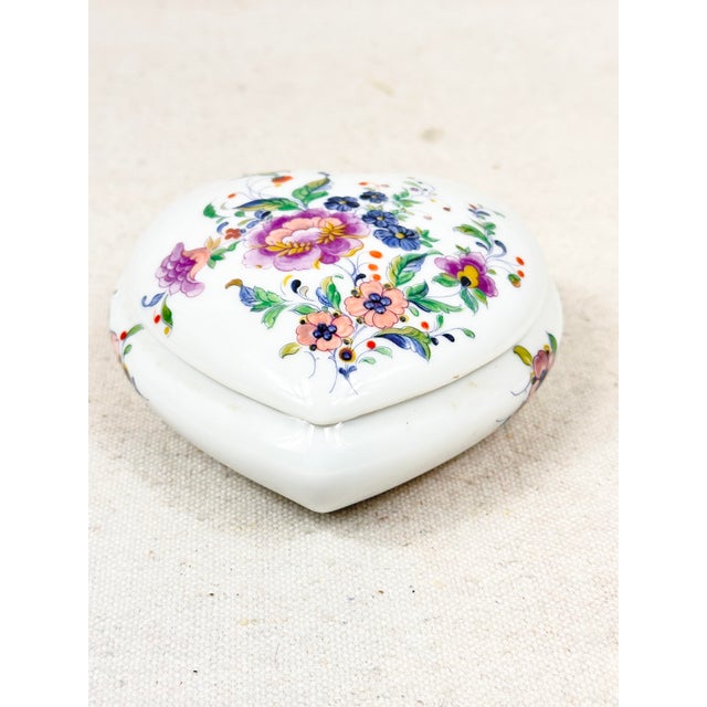Traditional Vintage Limoges Heart Shaped Floral Box For Sale - Image 3 of 7