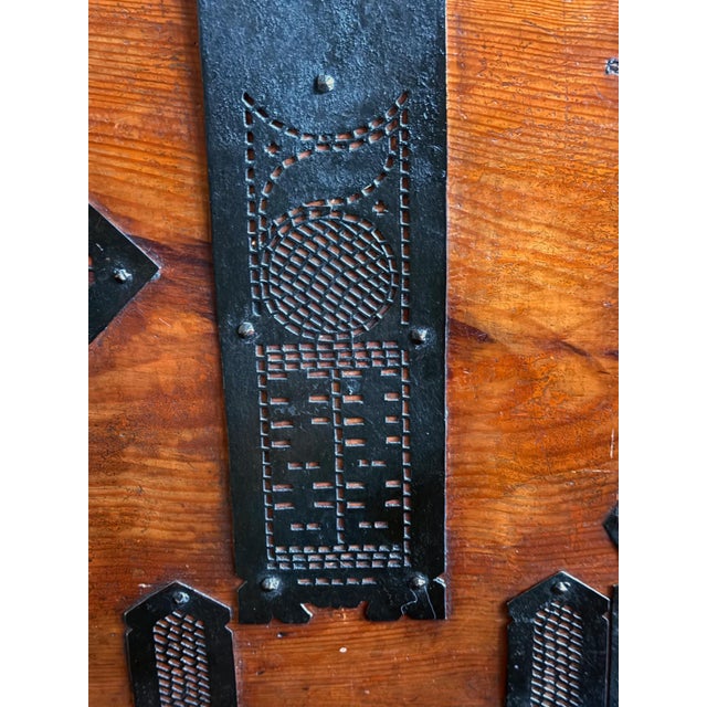 Black Antique Korean Pakch'on Wedding Bandaji Chest For Sale - Image 8 of 17