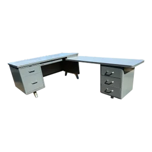 1960s Vintage w.h. Harper Inc.Co. Devon Mid Century Modern Metal Tanker Desk