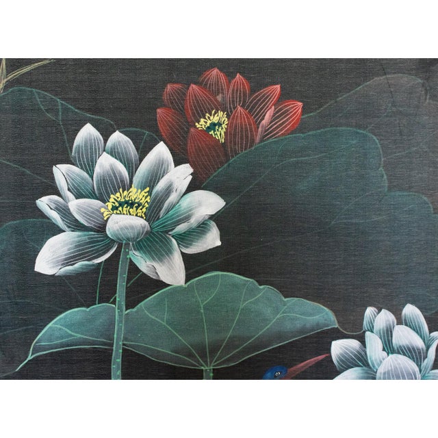 1970s Chinoiserie Painted Silk Screen "Hummingbirds and Lotus" For Sale - Image 4 of 18