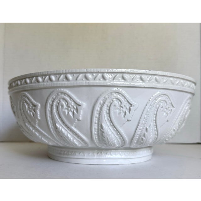 Contemporary Vintage Mottahedeh Italian Ceramic Relief Centerpiece Serving Bowl For Sale - Image 3 of 11