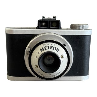 Universal Vintage Camera Corporation Meteor 620 Film Camera For Sale