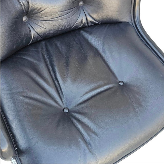 MCM to Modern Executive Armchair by Charles Pollock for Knoll Black Leather & 4 Prong Swivel Base For Sale - Image 13 of 18