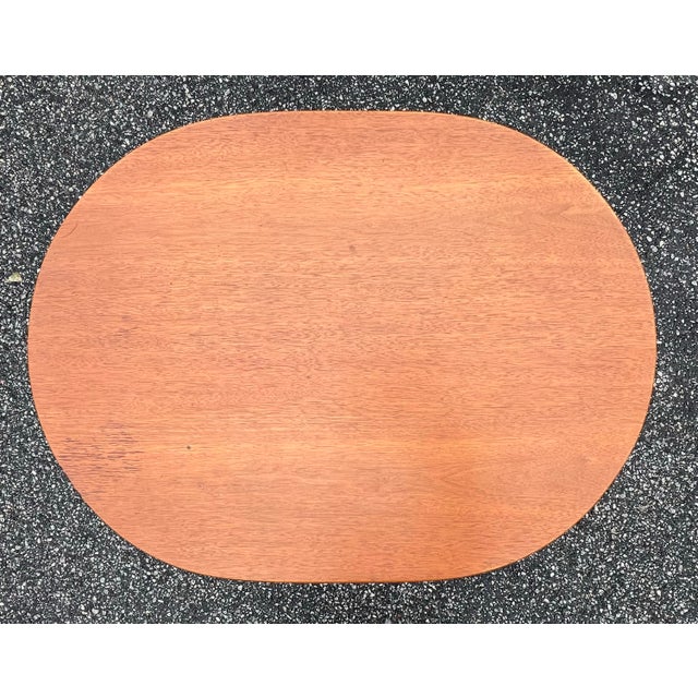 Small Vintage 1940’s Colonial Style Walnut Writing Table For Sale In New York - Image 6 of 9