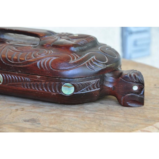 Mid 20th Century Vintage Maori Wakahuia Carved Hardwood Treasure Box With Inlaid Abalone Shell For Sale - Image 5 of 12
