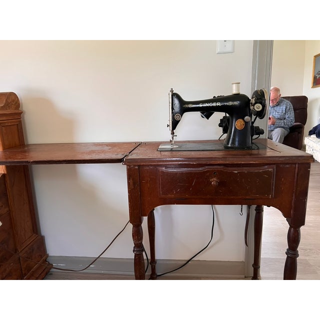 Vintage 1930s Singer Electric Sewing Machine in Original Wooden Cabinet With Extension Leaf For Sale In Washington DC - Image 6 of 16