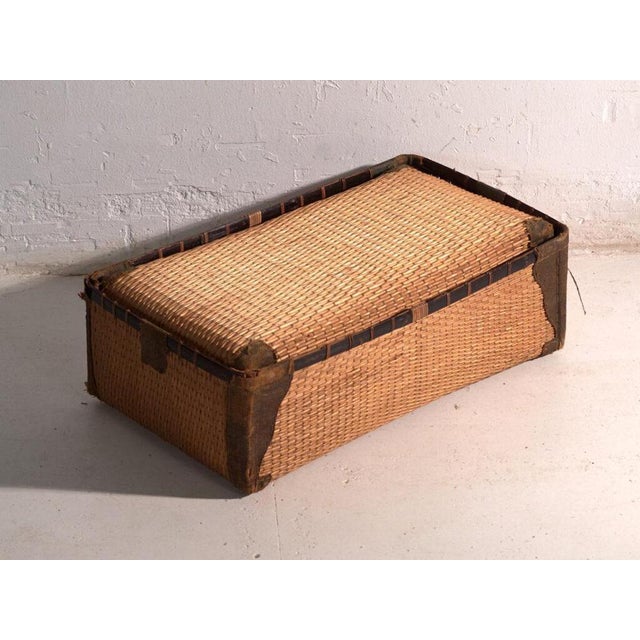 Vintage Kōri Trunk in Willow Wicker, Japan, 1920 For Sale - Image 4 of 12