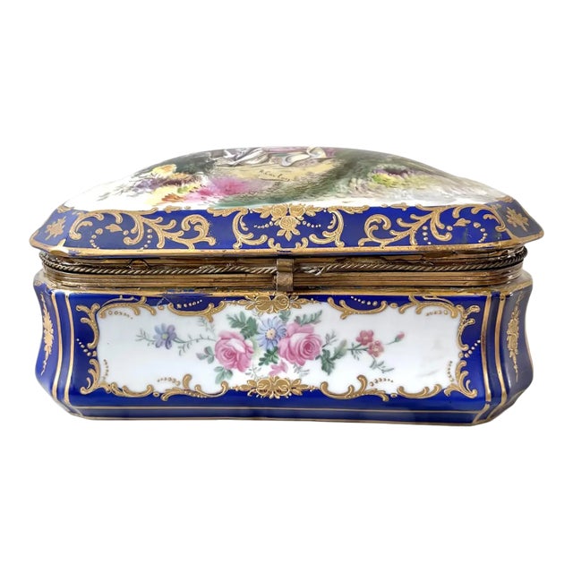 Late 19th Century French Victorian Handpainted Porcelain Box Signed by R. Cloury For Sale